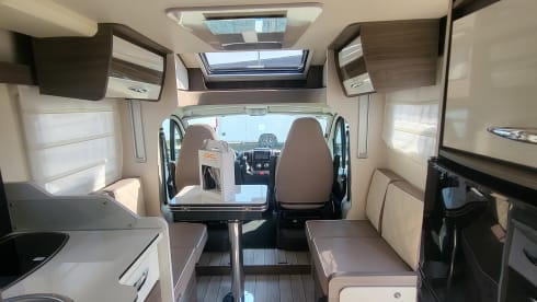 2p Challenger bus from 2015
