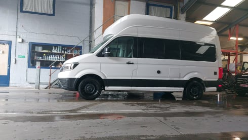 White Beauty – 2p Volkswagen bus uit 2022