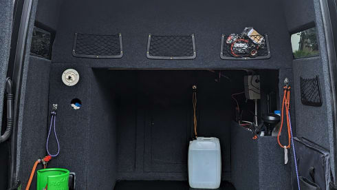 Luxury adventurer with large garage. – Mercedes Sprinter Campervan - Shower - Huge Garage - Off Grid