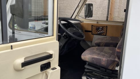 B544 – 5p Hymer integrated uit 1999