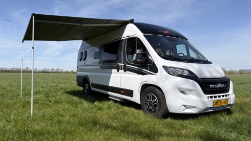 Making Memories 5 – 2023 Malibu charming GT640 Automaat luxe Buscamper skyview 