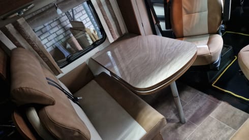 2p A. 3P Bürstner semi-integrated from 2014