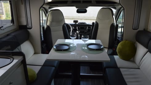 eagle – 4p Ford semi-integrated from 2021 170HP 3500kg max weight L 7.49 m