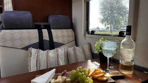 June – Super cozy and complete 2p camper! 