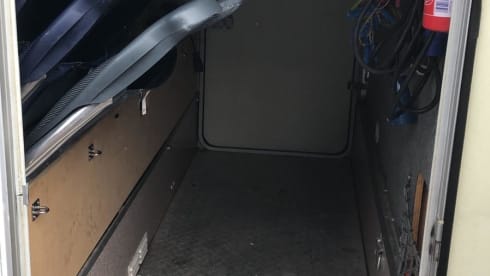 SPACIOUS CLEAN FAMILY CAMPER LARGE AND HANDY WITH NESPRESSO;)