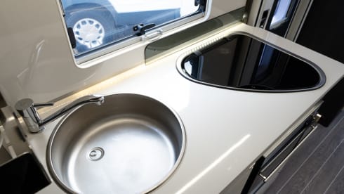 UWZ – Rollerteam Zefiro 675 | 6 Berth Motorhome | Festivals & Family Holidays