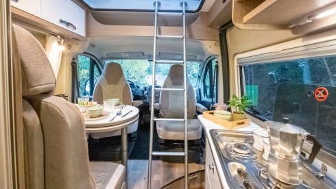 Fijnja – Luxury 4 pers. Pössl bus camper with sleeping lifting roof from 2019