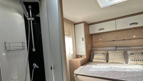 Superb super-equipped Camper
