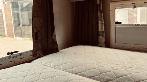 Veel plezier – 4p Adria Mobil alcove from 2004