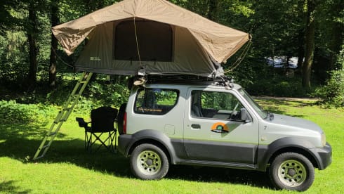 Beleef het avontuur met deze Suzuki Jimny met daktent!