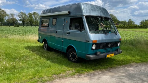 Blauwe Kiwi (VW LT28) – Rent a Volkswagen LT classic retro camper for unprecedented adventures!