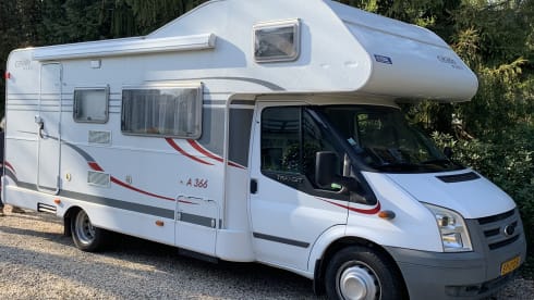 Memo – 6 person Carado alcove camper