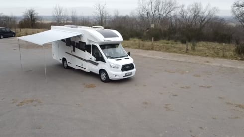 Mariette – Enjoy our luxury Benimar 442