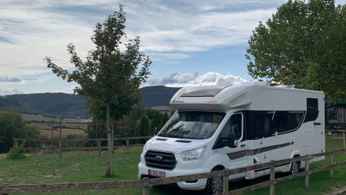 Brand new super equipped Benimar Cocoon 463 automatic
