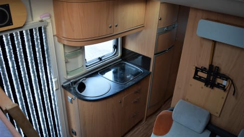 Beautiful complete and very neat 4-person camper (Fiat Ducato Bürstner)