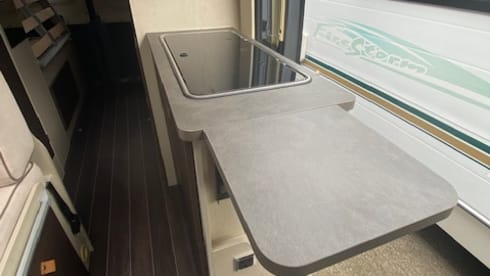 Horus Sun Seeker – Rimor Lux 4 berth Camper