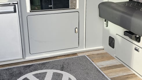 Indy  – VW Transporter Campervan 2021 - 4 Berth