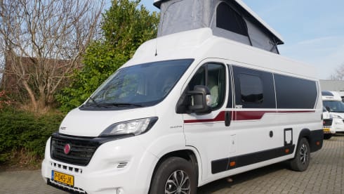 Pilote 6.40 meters, transverse bed, sleeping lifting roof!!