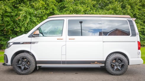 Harriette – 4 berth Volkswagen CamperKing Montecarlo 2021