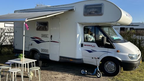 🚐🌍 Traveling with FamCam – adventurous and child-friendly on the road! 🏕