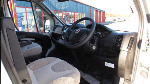 4 berth Swift Escape 674 Motorhome
