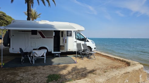 Camper Bolletje – Luxury 4p Roller Team semi-integrated from 2020