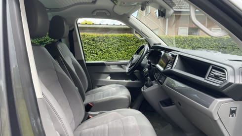 The Smiling Van – Camper Volkswagen per 4 persone, modello 2023