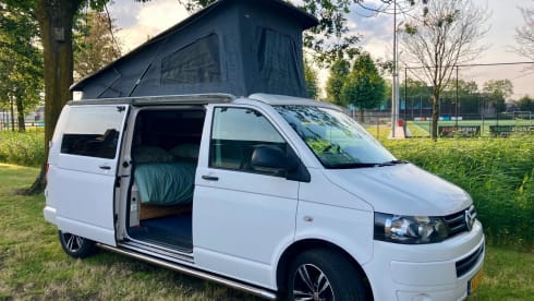 4p Volkswagen bus from 2014