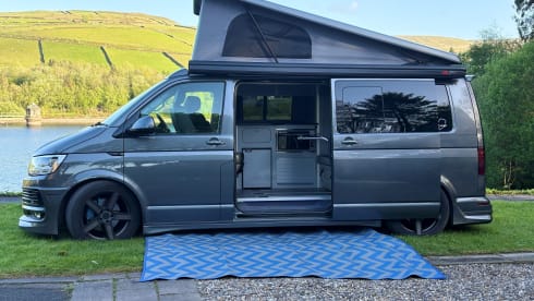 4 berth Volkswagen Campervan - Perfect for couples and families of 4