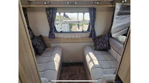 Rent & Drive! – 2 berth Peugeot Compact motorhome 2018