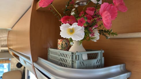 De Comfort Cruiser – Your Own Home on Wheels! Luxurious, Spacious and Reliable Hymer Alcove Camper