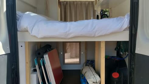 Dolf – luxury Fiat bus camper, fits in all parking spaces 