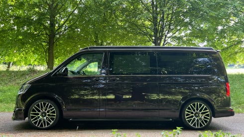 ADDAM – 4 berth Volkswagen bus from 2016