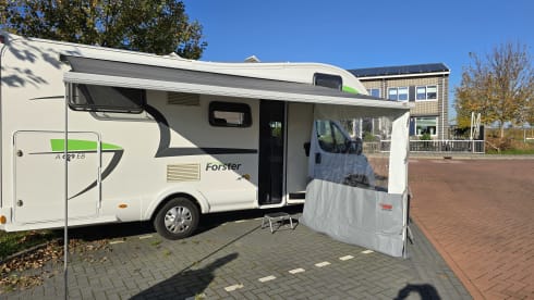 Forster A699 EB – Eura Mobil Alcove Off Grid family camper 