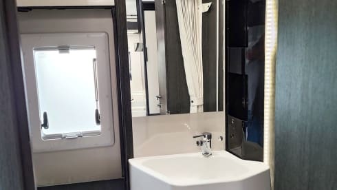 Bavarian Camper 2 – 5 people and still under 7m - the kronos 285TL.