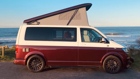 Violet – 4 berth Volkswagen Campervan 2020 - Brand new conversion