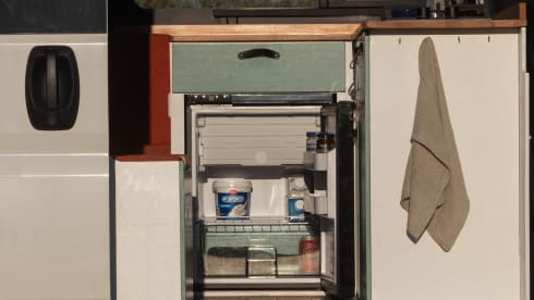 Compact off-grid Peugeot Boxer with length bed for 2 people