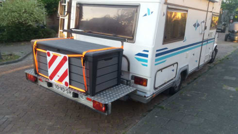 With Mobility Scooter/Scooter carrier and Pop-Up roof tent!