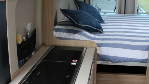 New luxurious Campervan with XL bed Laika Kosmo 6.4
