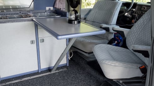 Sneeuwwitje – 4p Volkswagen campervan from 1991