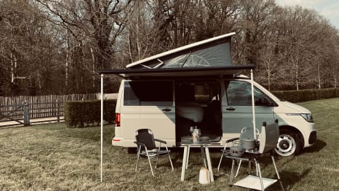 Margriet – 4p Volkswagen bus from 2022