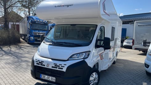 Bavarian Camper 1 – Unglaubliche 7 Schlaf- & Sitzplätze. Der Challenger C 256 - neu 2025!