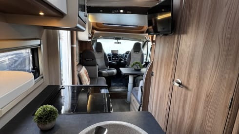 ScotlandCamp – Luxury Swift Escape 695 5 seatbelts 6 berth