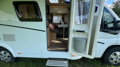 T6 – 2p Dethleffs semi-integrated from 2018