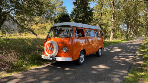 James – Classic Volkswagen T2b camper from 1975