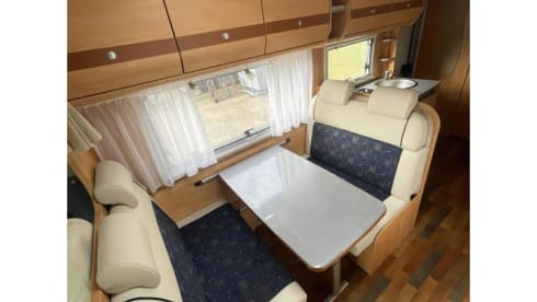 Family camper with bunk bed, 6 persons - Sunlight Alcove from 2009