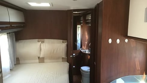 Departure from Spain from Alicante to Almeria with airport service.
