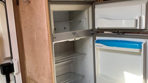 Camper Harderwijk – 4p Bürstner semi-integrated from 2004