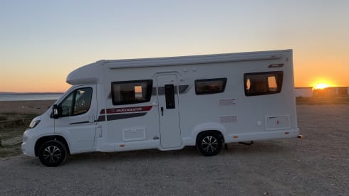 Autoquest 196 – Autoquest 196 motorhome 6 berth (delivery and pick up available)