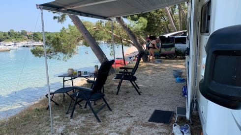 Schöner, geräumiger Camper für 2 Personen